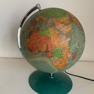 Globo terráqueo vintage Perrina de cristal, años 60, lacado en verde, 33 cm