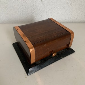 Bocchino dispenser per sigarette vintage anni '60 in legno, metallo e rame - 12 x 14 cm