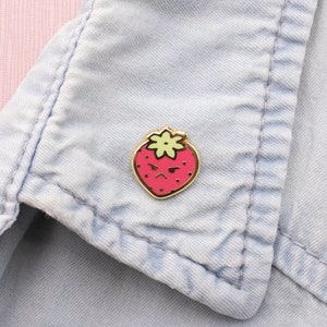 Tough Strawberry Hard Enamel Mini Pin - Gold Pink Green - Lapel Pin Cloisonné Badge Cute Fruit and Vegetable Board Fillers