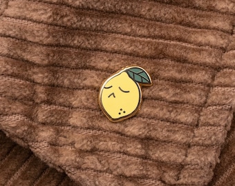 Sour Lemon Hard Enamel Mini Pin - Gold Yellow Green - Lapel Pin Cloisonné Badge Cute Fruit and Vegetable Board Fillers