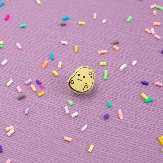 Potato Hard Enamel Mini Pin - Gold Yellow Beige - Lapel Pin Cloisonné Badge Cute Fruit and Vegetable Board Fillers