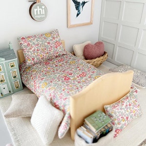 Miniature Liberty Print Bedding Set (Katie & Millie) - 1:12 Scale Dollhouse Decor