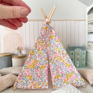 Miniature Dollhouse Teepee - 1:12 Scale Dolls House Decor