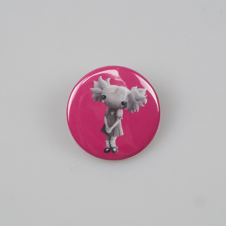 38mm Kawaii Dolly Badge