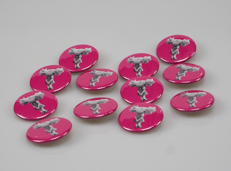 38mm Kawaii Dolly Badge