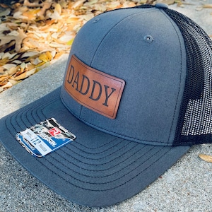 Gorro del Día del Padre, Navidad para papá hecho con cuero real. ¡Regalo perfecto para nuevos papás!