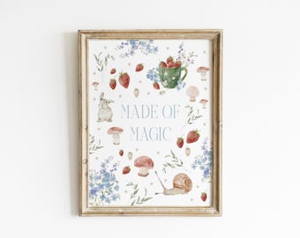 Arte de pared infantil "Hecho de magia" con estampado de conejito de fresa y setas estilo cottagecore, jardín de hadas, habitación infantil, arte floral caprichoso para niños XMG1-A1