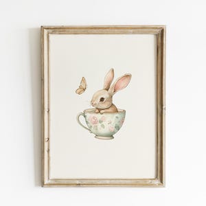 Taza de té de conejito vintage Impresión artística de guardería Impresión de acuarela de conejito Guardería de conejito floral Impresa y enviada en papel de alto archivo NN20-A1
