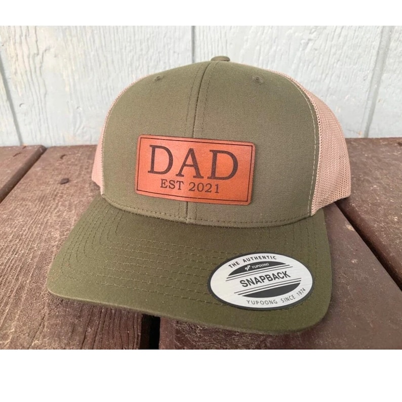 Chapeau Dad Est 2024 CUIR VÉRITABLE Chapeau papa Personnalisez-le pour n'importe quelle année Cadeau parfait pour les nouveaux papas. Cadeau parfait pour la fête des pères image 8