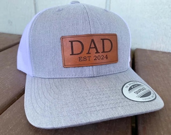 Chapeau Dad Est 2024 - CUIR VÉRITABLE - Chapeau papa Personnalisez-le pour n'importe quelle année ! Cadeau parfait pour les nouveaux papas. Cadeau parfait pour la fête des pères !