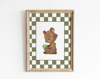 Cuadro decorativo infantil con diseño de oso lector, cuento de hadas, animales del bosque, tablero de ajedrez verde salvia, habitación infantil, habitación de bebé, rincón de lectura acogedor, arte XCRE4-A1