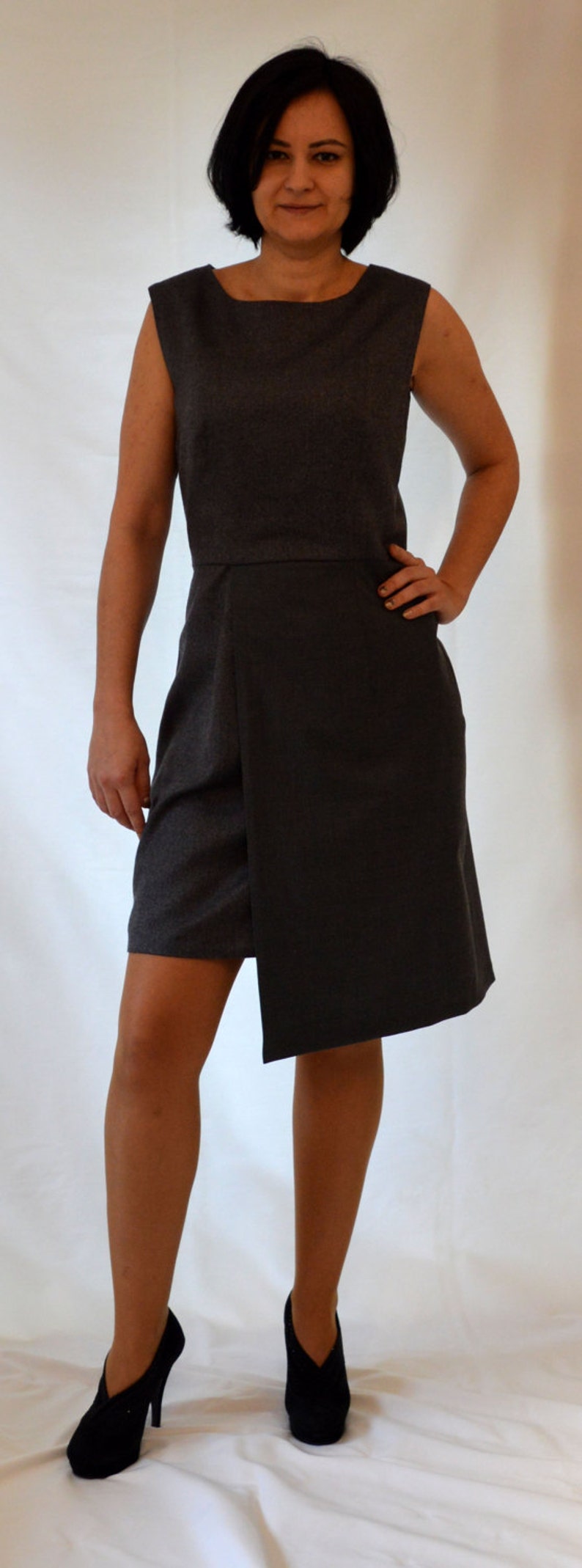 Gray, woven, wool, elegant, asymmetrical, sleeveless, cocktail dress Size UK 14 / US 10 image 3