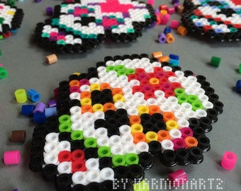 Day of the Dead Perler Bead Magnet - hama beads - sugar skull decor - pixel art christmas ornament 8 bit sugarskull Dia de los Muertos neon