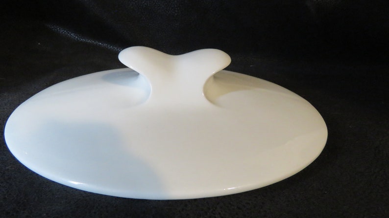 Very Good Vintage Condition EVA ZEISEL HALLCRAFT Classic Hi White Replacement Covered Casserole Dish Lid Great Mid Century Modern Item-
