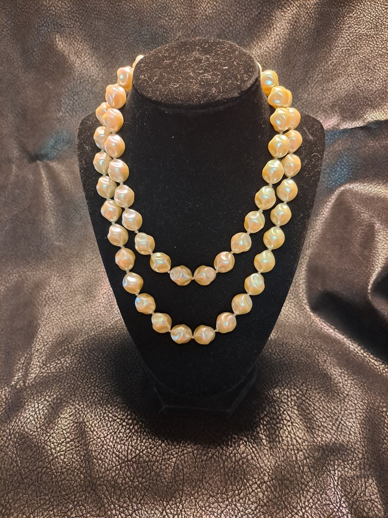 Pearl Necklace Individually Knotted-high Sheen Gold Filigree Fish Clasp ...