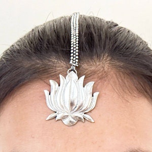 Lotus shaped Mang tikka in silver finish light weight boho headpiece.