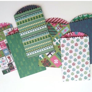 Large Pocket with Scallop Edge in Christmas Holidays Theme: for Gift card, Album Journal, Gift tags - 2.5&quot;x4.5&quot; - set of 6