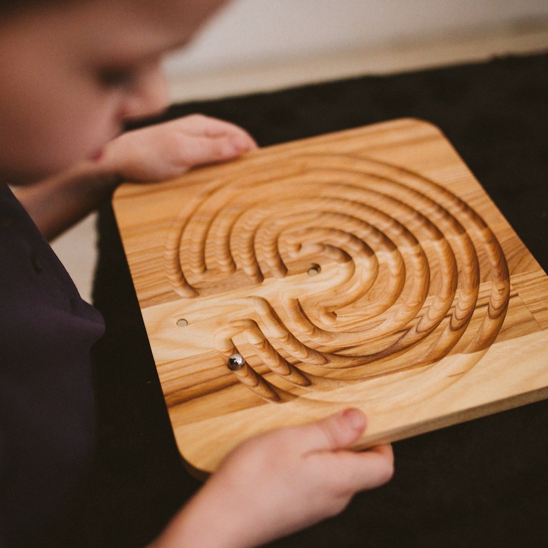 Relaxing board game: Finger labyrinth. image 7