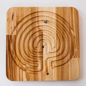 Relaxing board game: Finger labyrinth. image 10