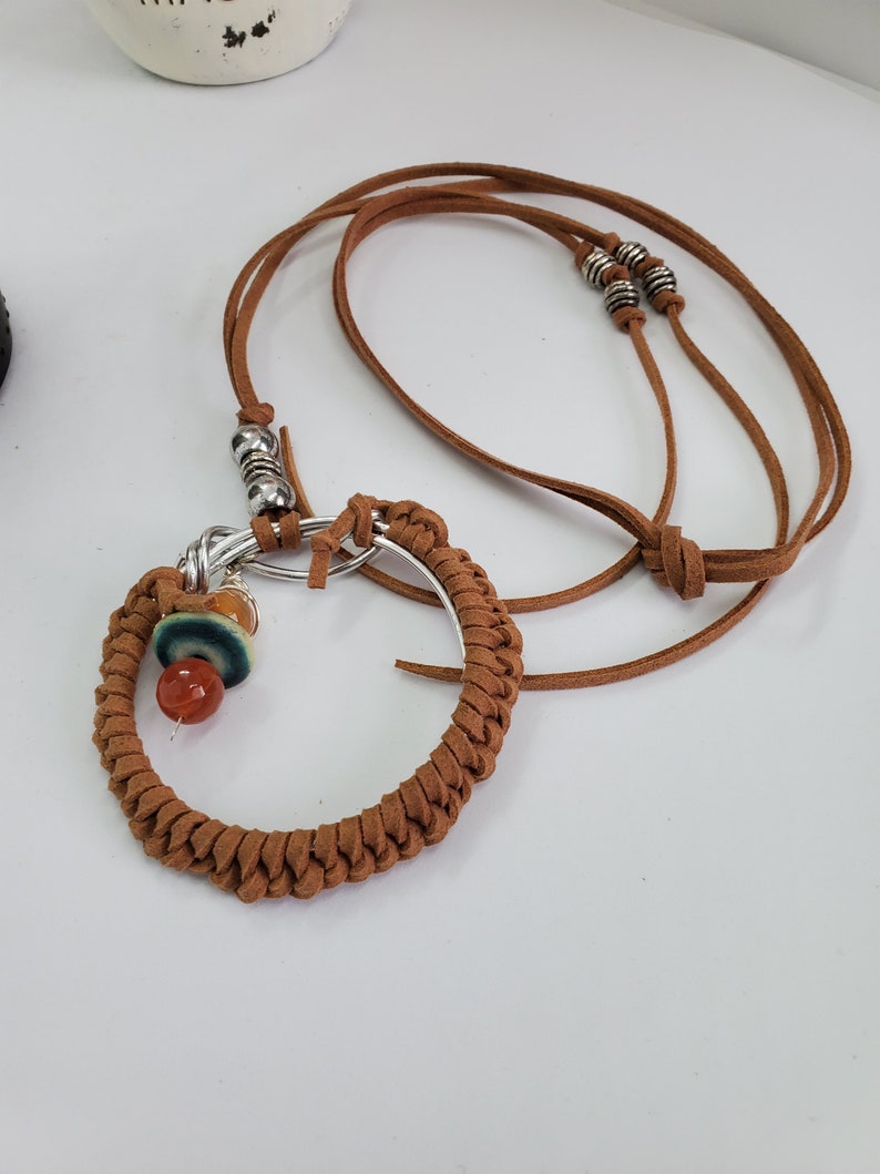A Circle shops Faux Suede Pendant Necklace,Beaded Silver Lariat Jewelry