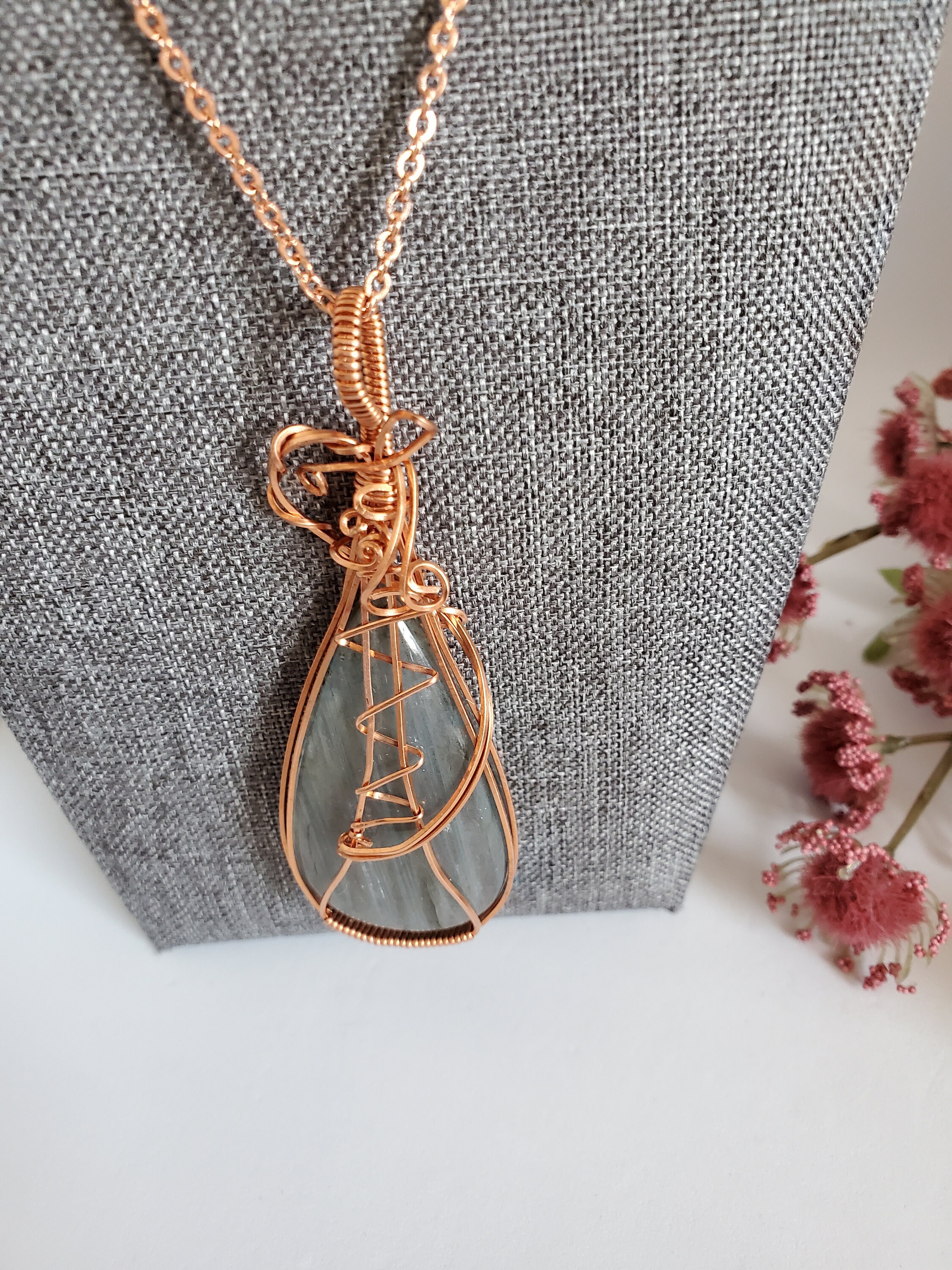 A Copper Wrapped Labradorite Pendant Necklace Flash Jewelry | Etsy