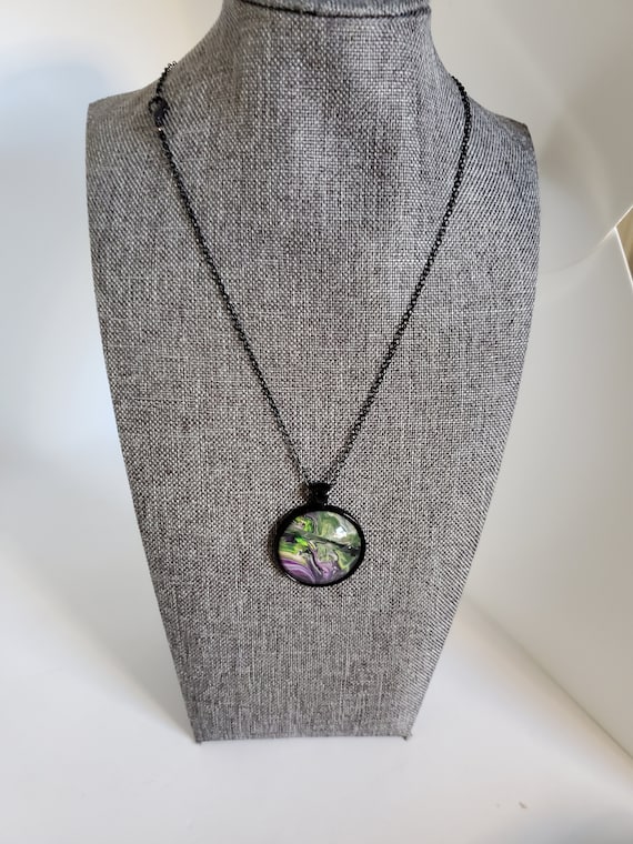Acrylic Fluid Art Pendant Necklace: Boho Hippie Jewelry