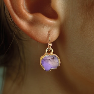 Boucles d'oreilles pendantes en amétrine brute - or 24 carats