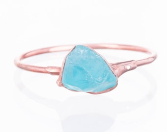 Raw Blue Apatite Ring • Rose Gold Filled • Teal Turquoise Color Cocktail Ring • Bohemian Style Gemstone Jewelry • Summer Aesthetic • 24k Dip