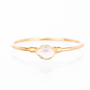 Zierlicher Herkimer Diamant Ring für Frauen • Gold Filled • Echte klare Kristall Punkte • Minimalistischer Herbst Schmuck • Perfekter Verlobungsring