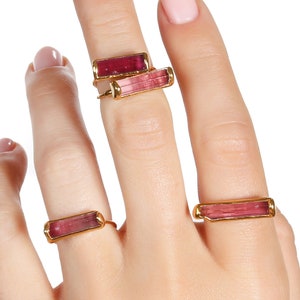 Roher rosa Turmalin Ring, Rubellit-Turmalin Ring für Frauen, rot rosa horizontaler Stein Ring, Rohedelstein Schmuck, Roh Kristall Ring