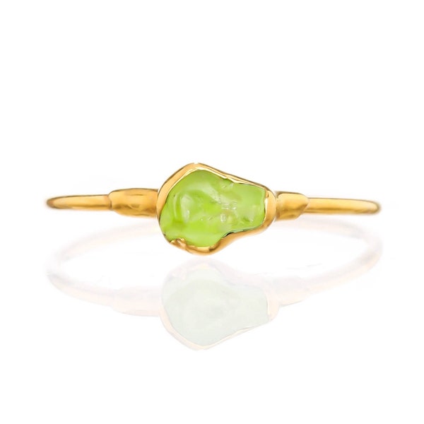 Mini Raw Peridot Ring • Gold Filled Band • August Birthstone • Raw Gemstone • Dainty Green Stone • Peridot Birthstone Jewelry • Leo Gift