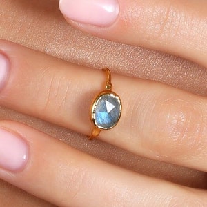 Rainbow Labradorite Ring, Gold Ring, Raw Labradorite Ring, Labradorite Jewelry, Labradorite Engagement Ring, Raw Stone Ring, Crystal Ring