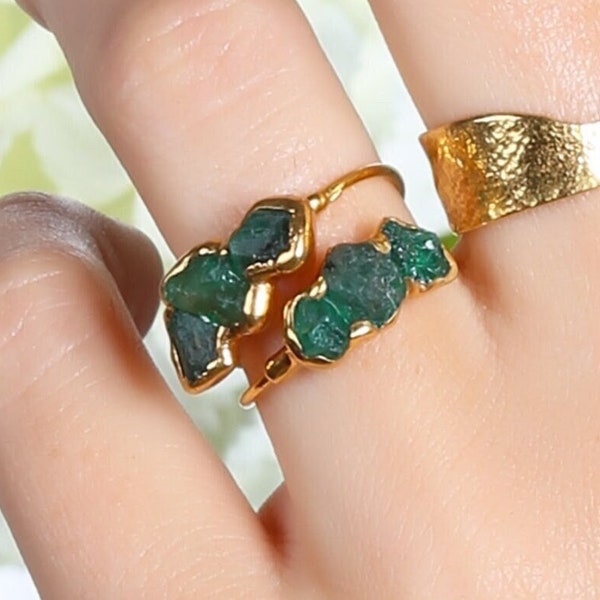 Triple Raw Emerald Ring, Raw Stone Ring, Emerald Birthstone Jewelry, Raw Gemstone Ring, Unique Engagement Ring, Raw Gemstone Healing Crystal