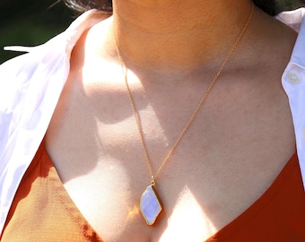Collar de piedra lunar natural chapado en oro de 24k