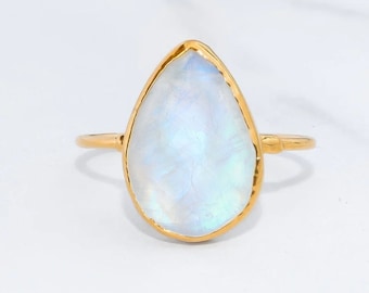 Large Pear Moonstone Ring • Gold Fill • Witchy Fall Jewelry • June Birthstone • Zodiac Sign Gift • Gemini • Raw Goth Jewelry • Ringcrush