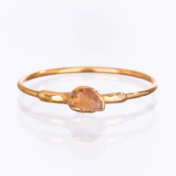 Delicado anillo de citrino crudo • Relleno de oro de 24 k, piedra natal de noviembre