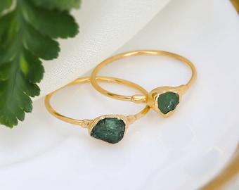 Dainty Emerald Ring • Gold Filled • Minimalist Raw Emerald Jewelry • Genuine Gemstones • Handmade Witchy Jewelry • May Birthstone • 24k Dip