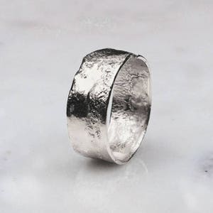 Hammered Sterling Silver Ring - 7mm Textured Wedding Band