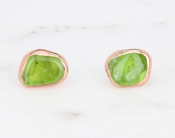 Raw Peridot Earrings • Rose Gold • Peridot Birthstone Jewelry • Green Raw Stone Studs • August Birthstone • Raw Gemstone • Leo Gift