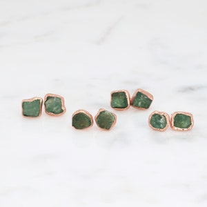 Mini Raw Emerald Earrings, Rose Gold May Birthstone Studs, Raw Crystal Earrings, Emerald Studs, Boho Earrings, Dainty Gold Stud Earrings Rose gold