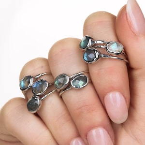 Regenboog labradoriet ring, zilveren ring, ruwe labradoriet ring, labradoriet sieraden, labradoriet verlovingsring, ruwe stenen ring, kristallen ring