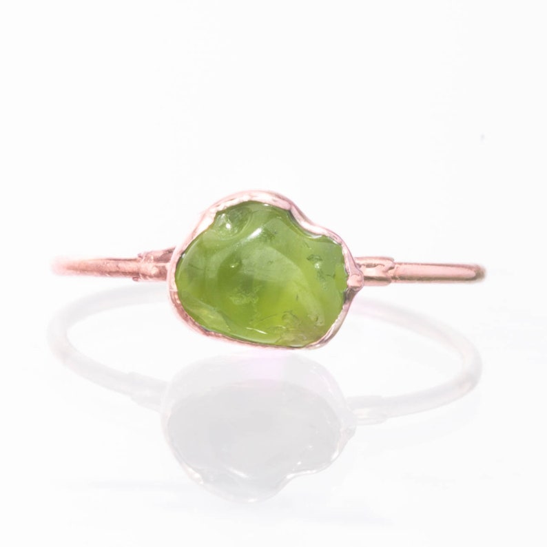 Raw Peridot Ring, Rose Gold August Birthstone, Peridot Jewelry, Raw Stone Ring, Raw Gemstone Ring, Dainty Ring, Green Stone Ring, Pink Gold 