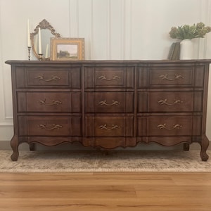 SOLD** Vintage Stanley French Provincial Dresser