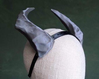 Holly | Medium Ridged Horns