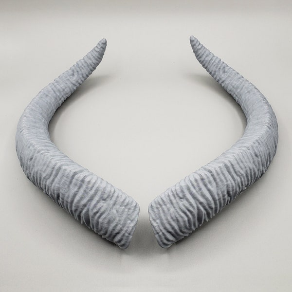 Marie | Extra Large Wide Sweeping Horns