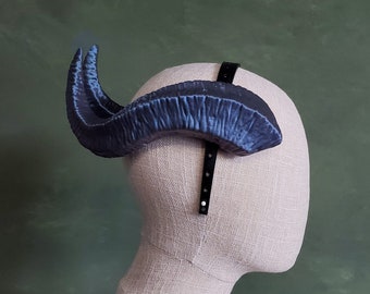 Kolsun | Large Swooped Back Horns