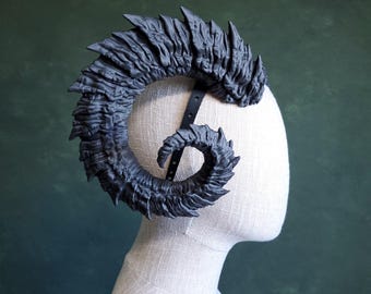 Pyrus | Spiked Curled Horns with Multiple Sizes