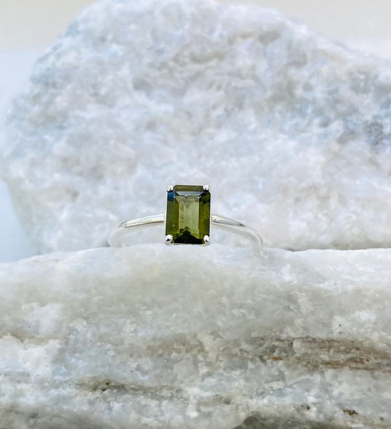 Faceted moldavite ring hot sale
