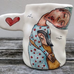Mamá ama la taza de gres, regalo de mamá, mamá y yo taza, regalo del día de la madre, taza de cerámica linda, taza de café de mamá, hija a mamá regalos
