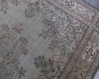 Pale Sage Vintage Floral  Medallion Rug, 6'7''x10'1'' / C-6275